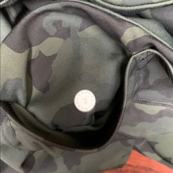 Lululemon Fast and Free Crop W/ Pockets - Picture 4 of 4